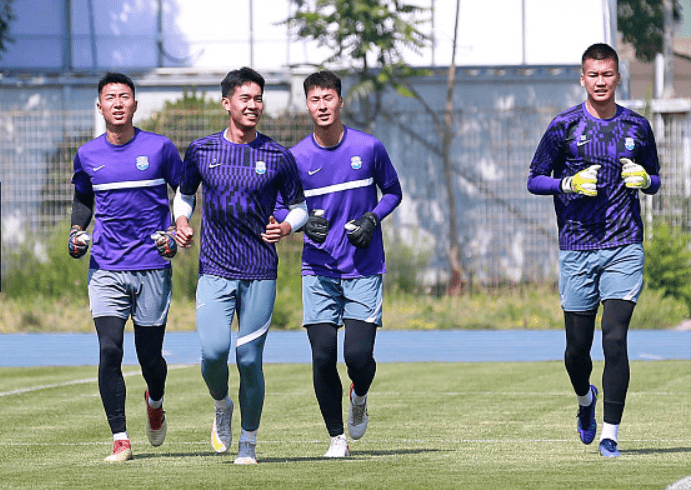 包含转会期欧篮联传出新动向,广州队临场应变,管理层表态:赛场秩序良好,轮换策略成焦点的词条 包含转会期欧篮联传出新动向,广州队临场应变,管理层表态:赛场秩序良好,轮换策略成焦点的词条