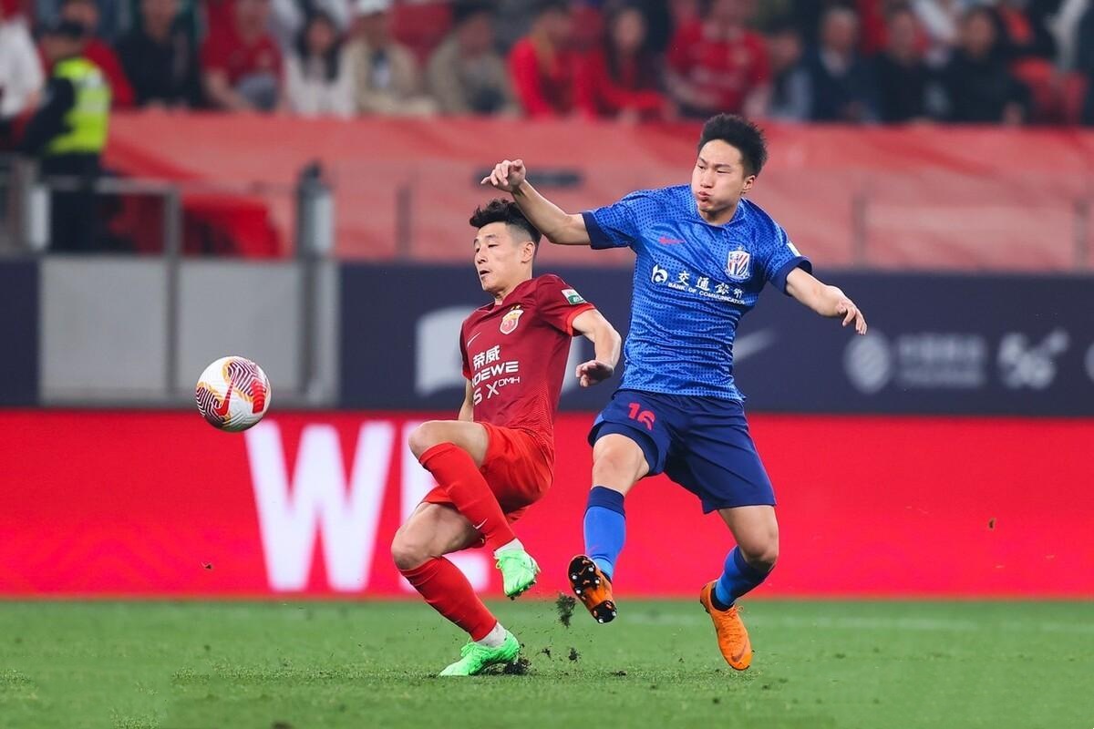 关于赛地聚焦——德甲清晨热度飙升；上海申花绝杀压哨；球迷炸锅；轮换策略成焦点的信息